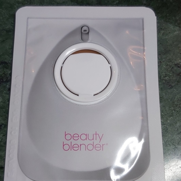 Brand new Beauty Blender Bounce bundle - Picture 4 of 4